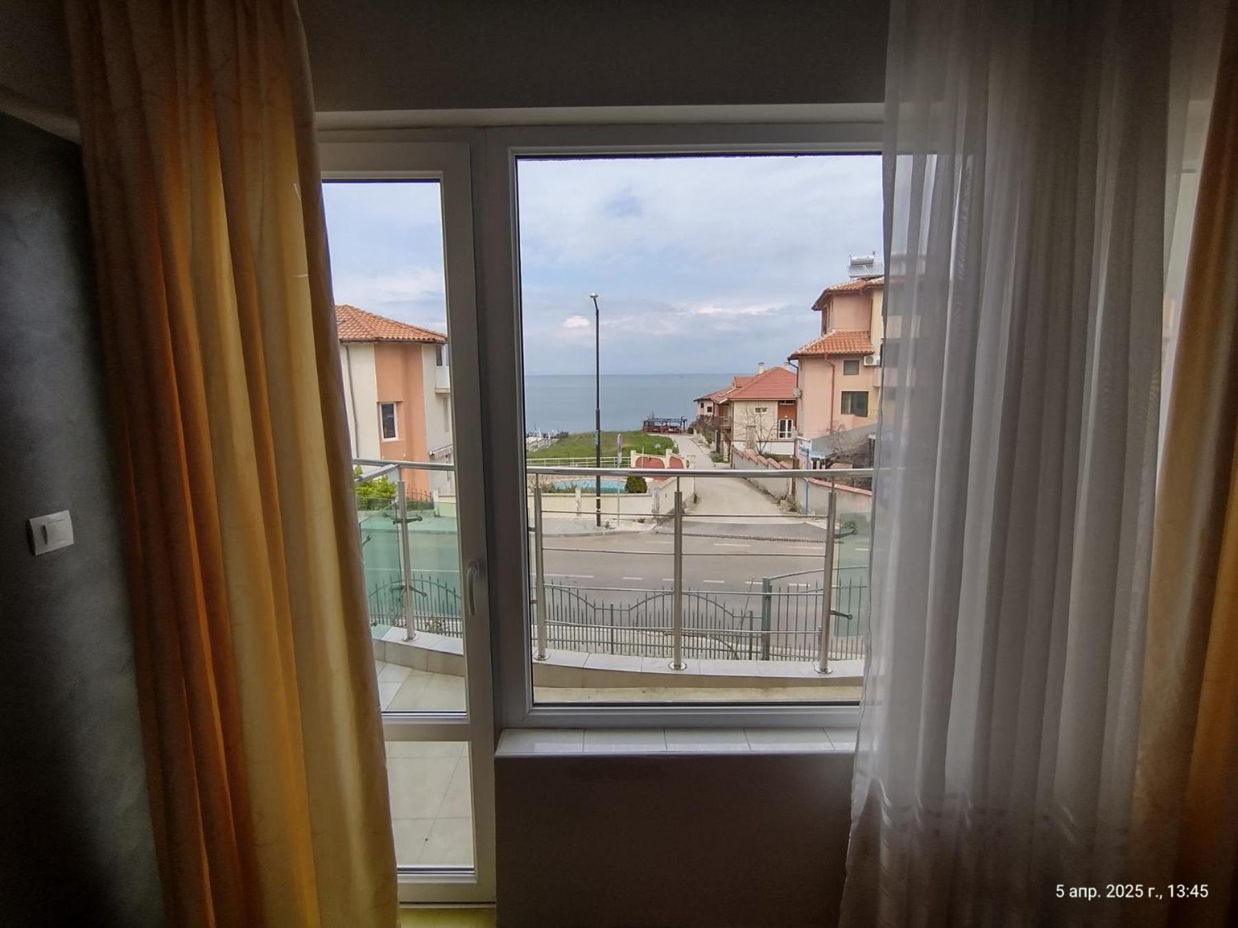 Family Hotel Coral Sozopol Exterior foto